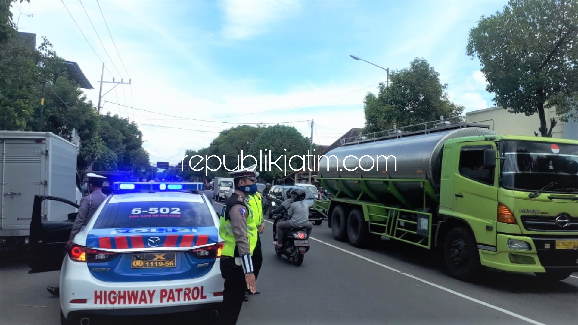 OPERASI MASKER - Satuan Lantas Polres Ponorogo menggelar Operasi Keselamatan Semeru 2020 sekaligus operasi penggunaan masker, Selasa (07/04/2020).