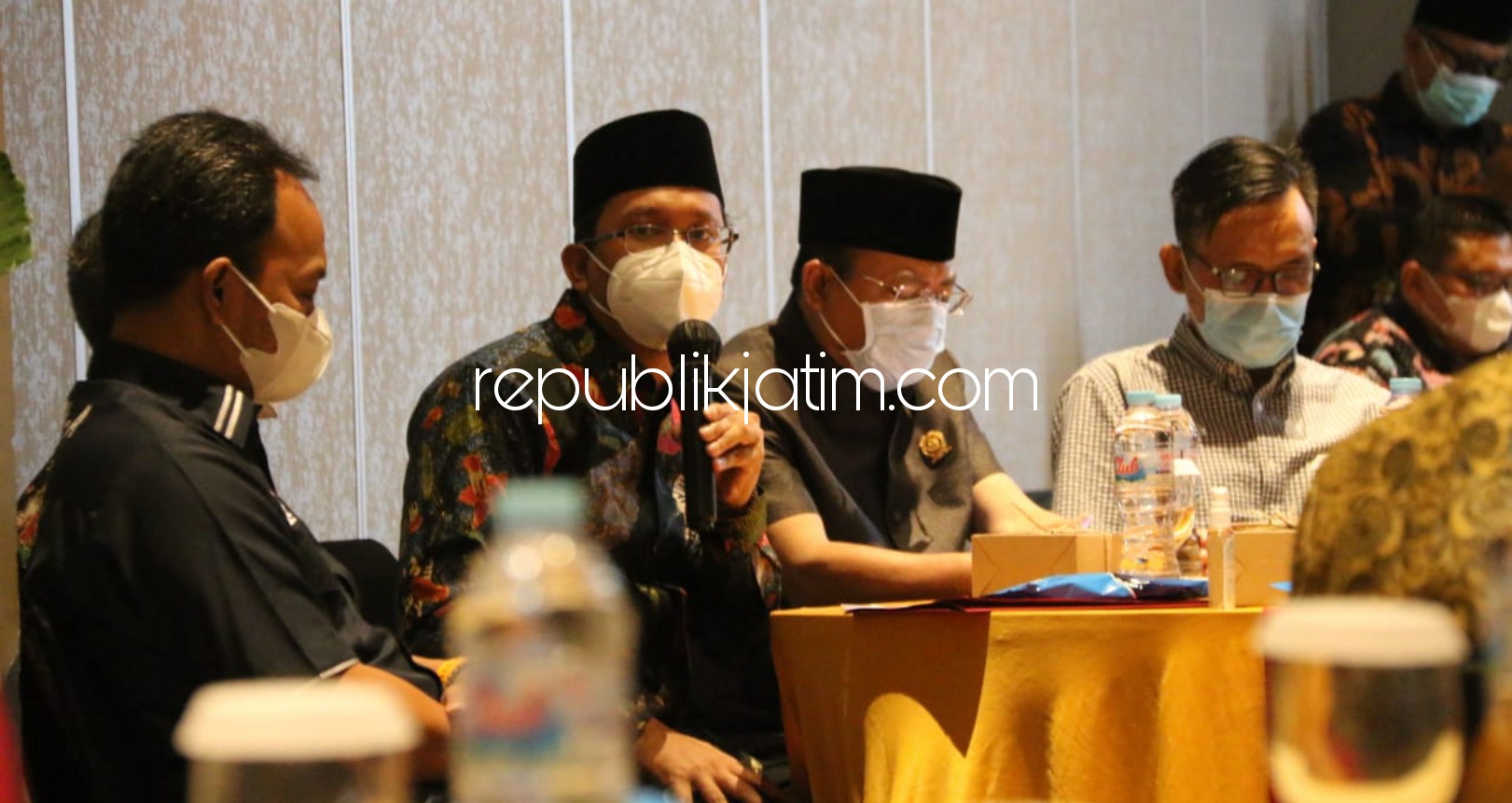 COFFEE MORNING - Bupati Sidoarjo, Ahmad Muhdlor Ali (Gus Muhdlor) mengajak puluhan pengusaha dan anggota Komisi A DPRD Sidoarjo Coffee Morning di Hotel Luminor Sidoarjo, Kamis (08/04/2021).