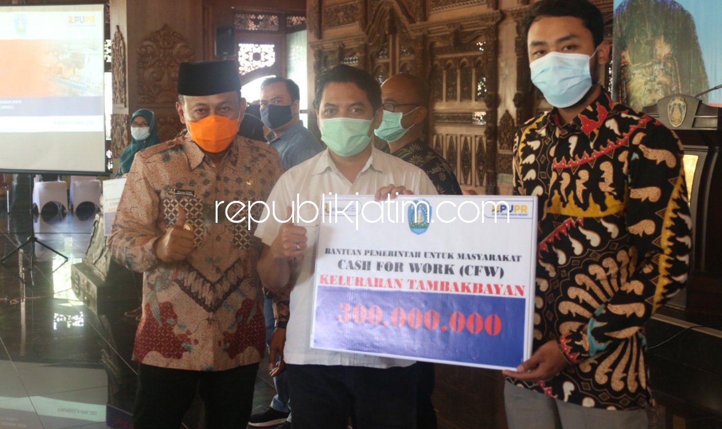 BUKA - Bupati Ponorogo, Sugiri Sancoko membuka acara rapat Pokja Perumahan dan Kawasan Pemukiman (PKP) untuk pelaksanaan Program Kotaku 2021 di Ponorogo di Pendopo Ponorogo, Kamis (08/04/2021). 