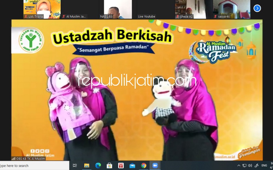 BUDAYA - KB TK Al Muslim menanamkan anak didiknya kebiasaan (budaya) berpuasa dan tadarus sejak dini melalui program Ustadzah Berkisah secara virtual melalui zoom meeting dan live Youtube yang diikuti seluruh siswa dan guru, Jumat (16/04/2021).