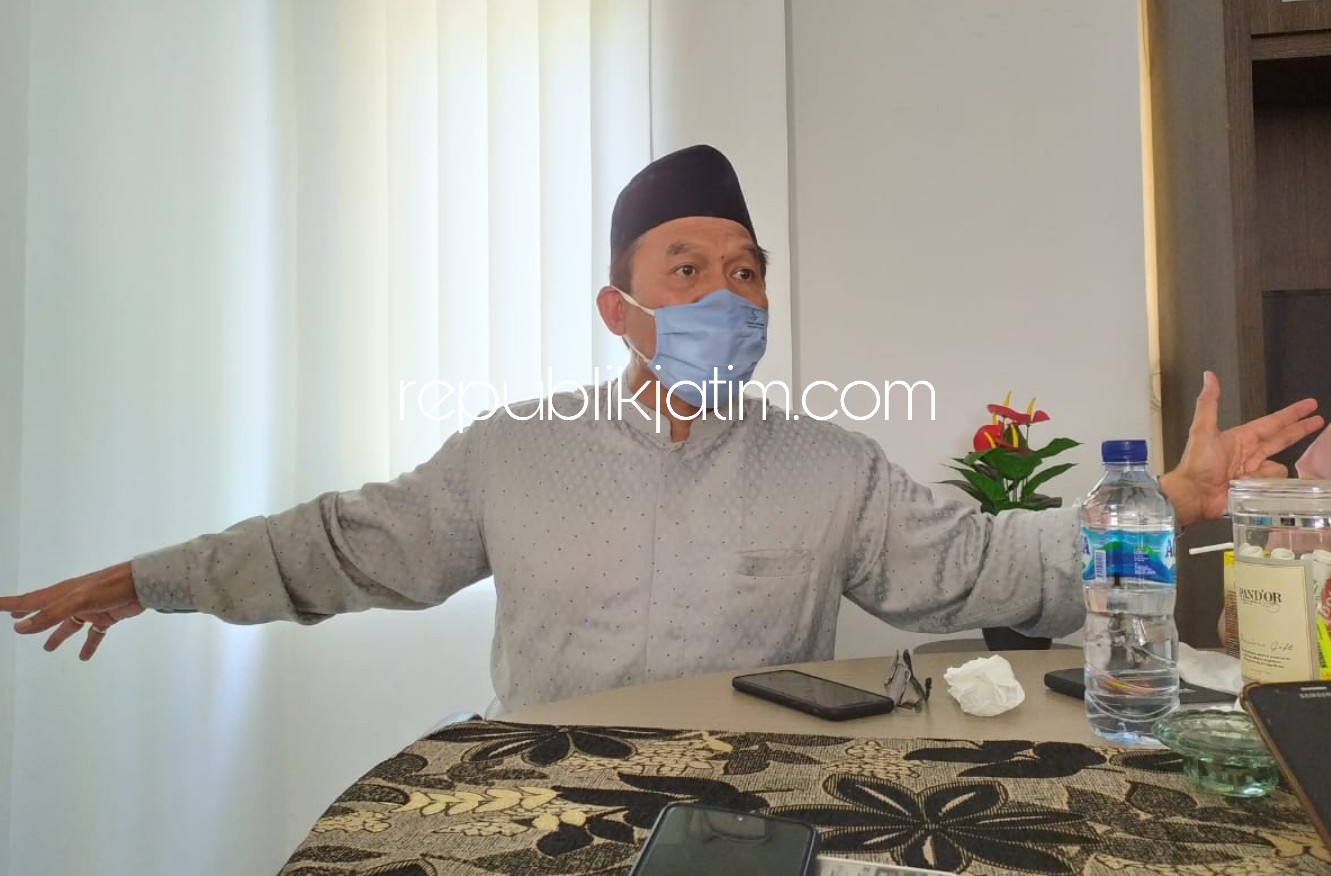 DESAK - Ketua Masyarakat Transportasi Indonesia (MTI) Jatim, Bambang Haryo Soekartono mendesak pemerintah menindak mafia energi yang leluasa bermain saat pandemi Covid-19 hingga harga BBM masih mahal ketika harga minyak dunia turun, Kamis (23/04/2020).