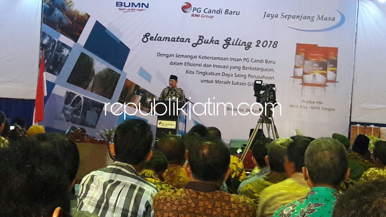 BUKA GILING - Bupati Sidoarjo, Saiful Ilah memaparkan kondisi lahan pertanian di Sidoarjo saat acara Selamatan Buka Giling 2018 PG Candi, Sidoarjo, Kamis (26/04/2018).