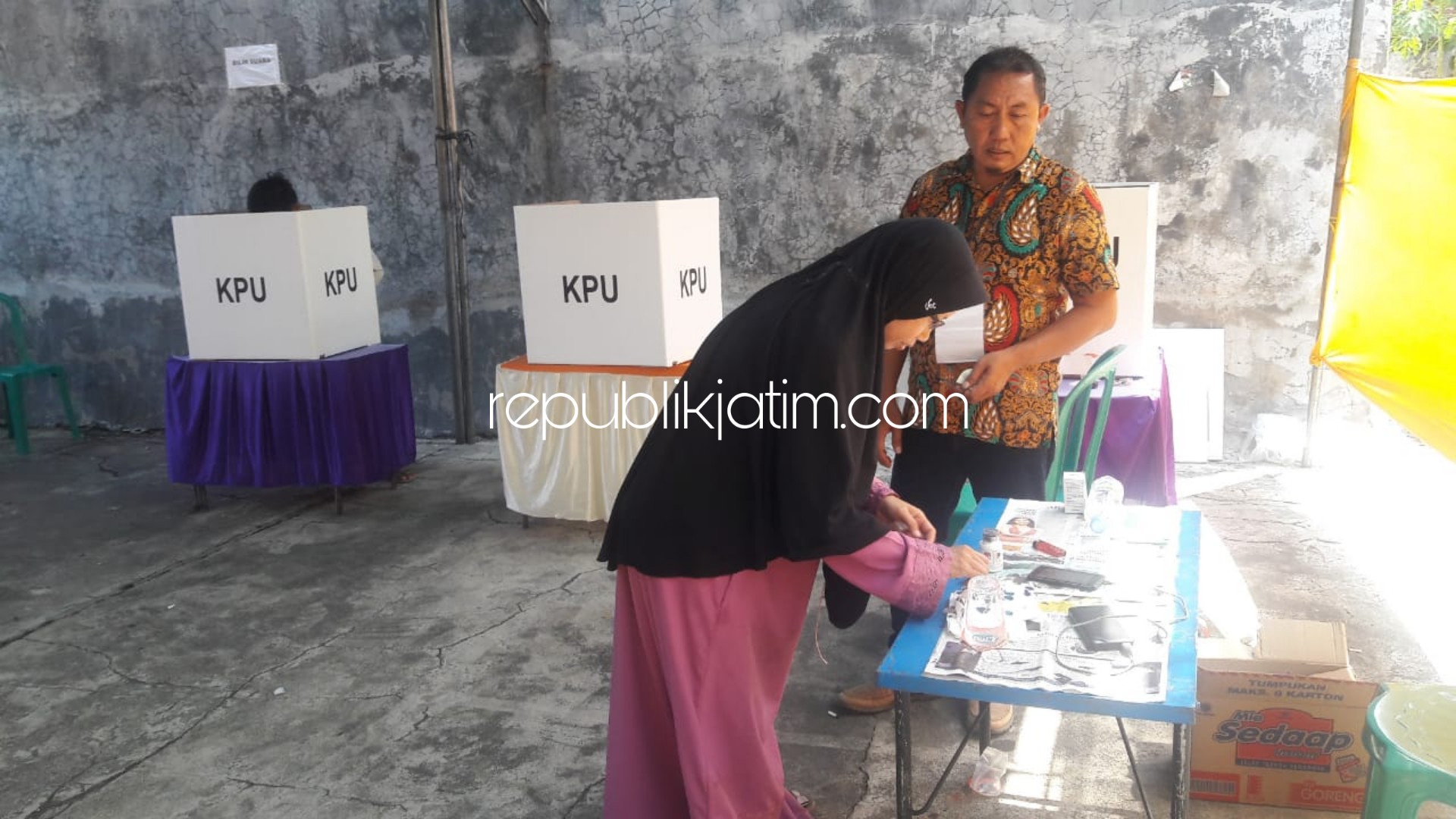 PSU - Sebanyak 163 pemilih menggunakan hak pilihnya dalam Pemungutan Ulang Suara (PSU) di TPS 09, Desa Kloposepuluh, Kecamatan Sukodono, Sidoarjo, Sabtu (27/04/2019).