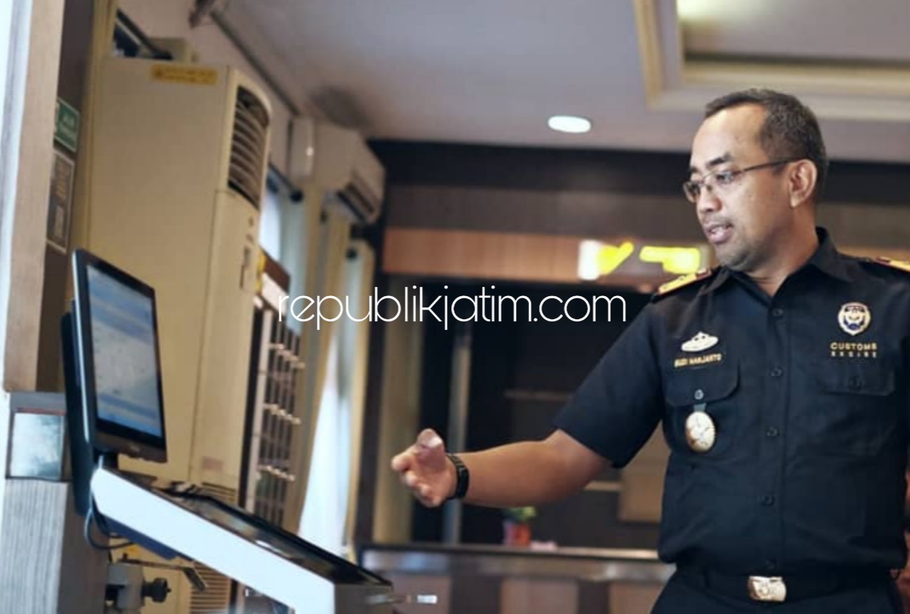 Kepala Kantor Pengawasan dan Pelayanan Bea dan Cukai (KPPBC) Tipe Madya Pabean Juanda, Budi Harjanto memastikan adanya kasus dugaan penipuan yang mencatut nama baiknya.