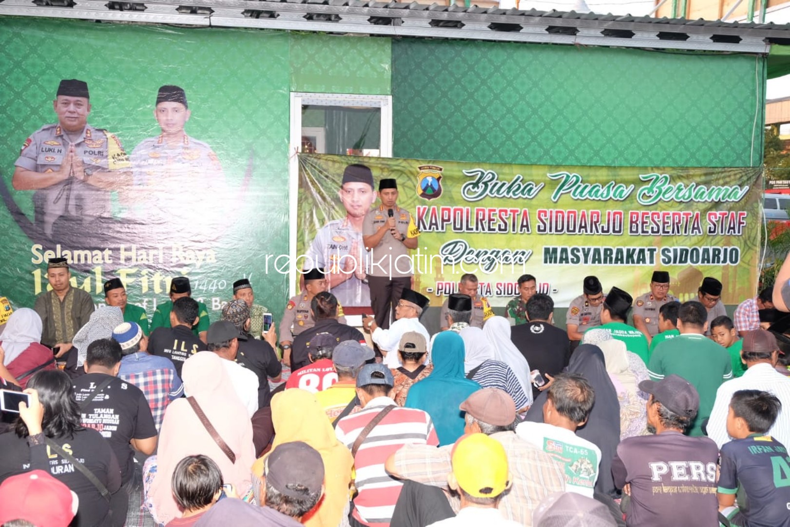 HIMBAUAN - Kapolresta Sidoarjo, Kombes Pol Zain Dwi Nugroho memberikan himbauan saat mudik kepada para peserta buka bersama komunitas, Sabtu (01/06/2019) petang.