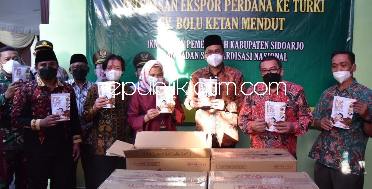 EKSPOR - Bupati Sidoarjo, Ahmad Muhdlor Ali (Gus Muhdlor) bangga dan bersyukur atas ekspor perdana keripik brownies (bolu) ketan milik IKM CV Bolu Ketan Mendut ke Turki sebanyak 1.500 buah, Kamis (10/06/2021).