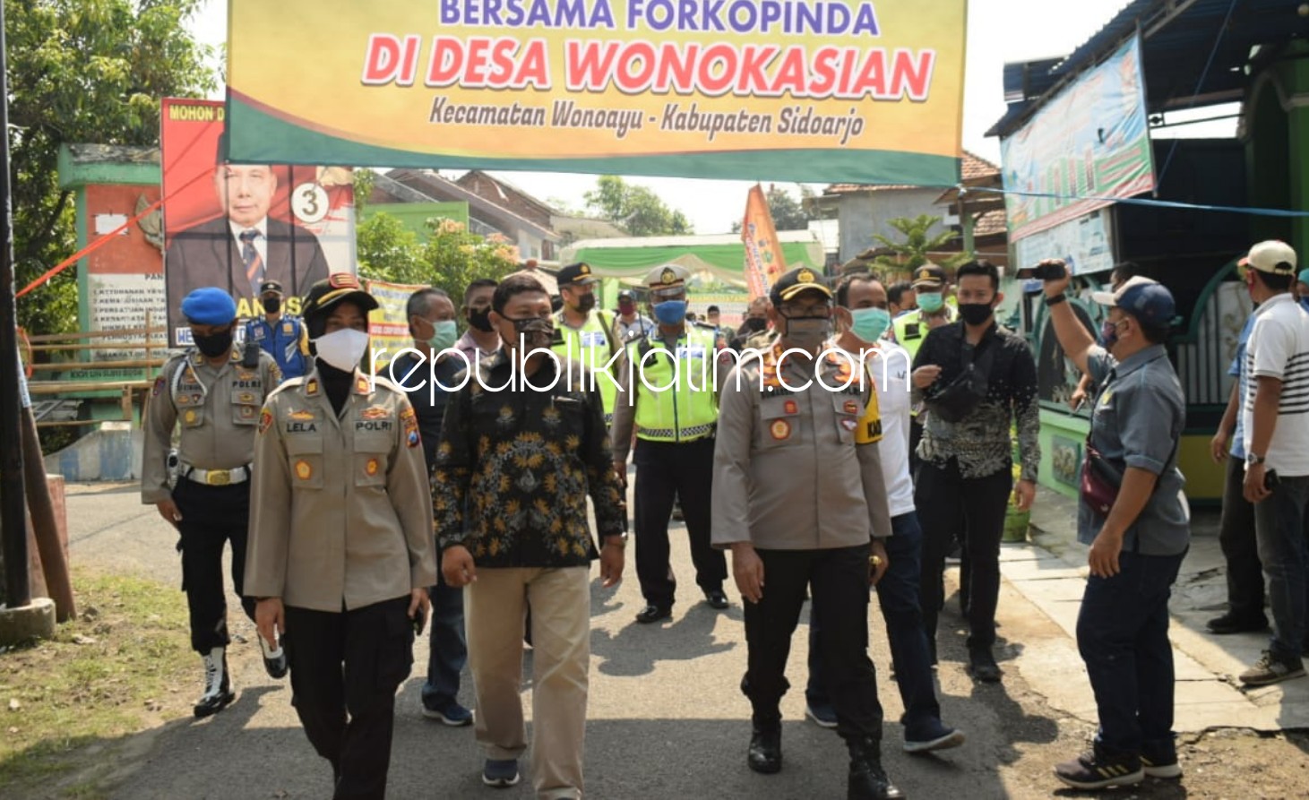 TINJAU - Kapolresta Sidoarjo, Kombes Pol Sumardji saat meninjau Kampung Tangguh di Dusun Kramat, Desa Wonokasian, Kecamatan Wonoayu, Sidoarjo, Jumat (12/06/2020).