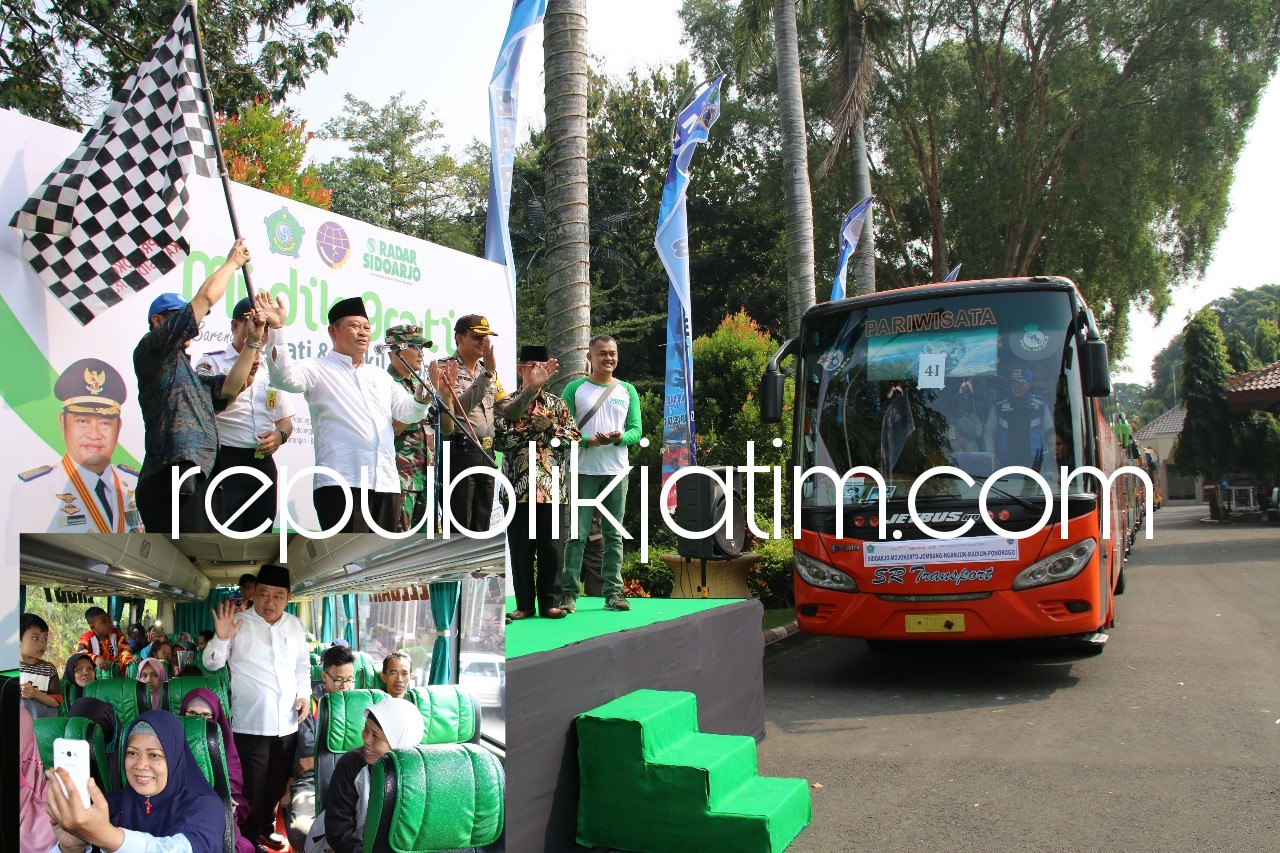 BERANGKATKAN - Bupati Sidoarjo, Saiful Ilah memberangkatkan 35 bus untuk ribuan pemudik dengan berbagai tujuan di Jawa Timur, Rabu (13/06/2018).