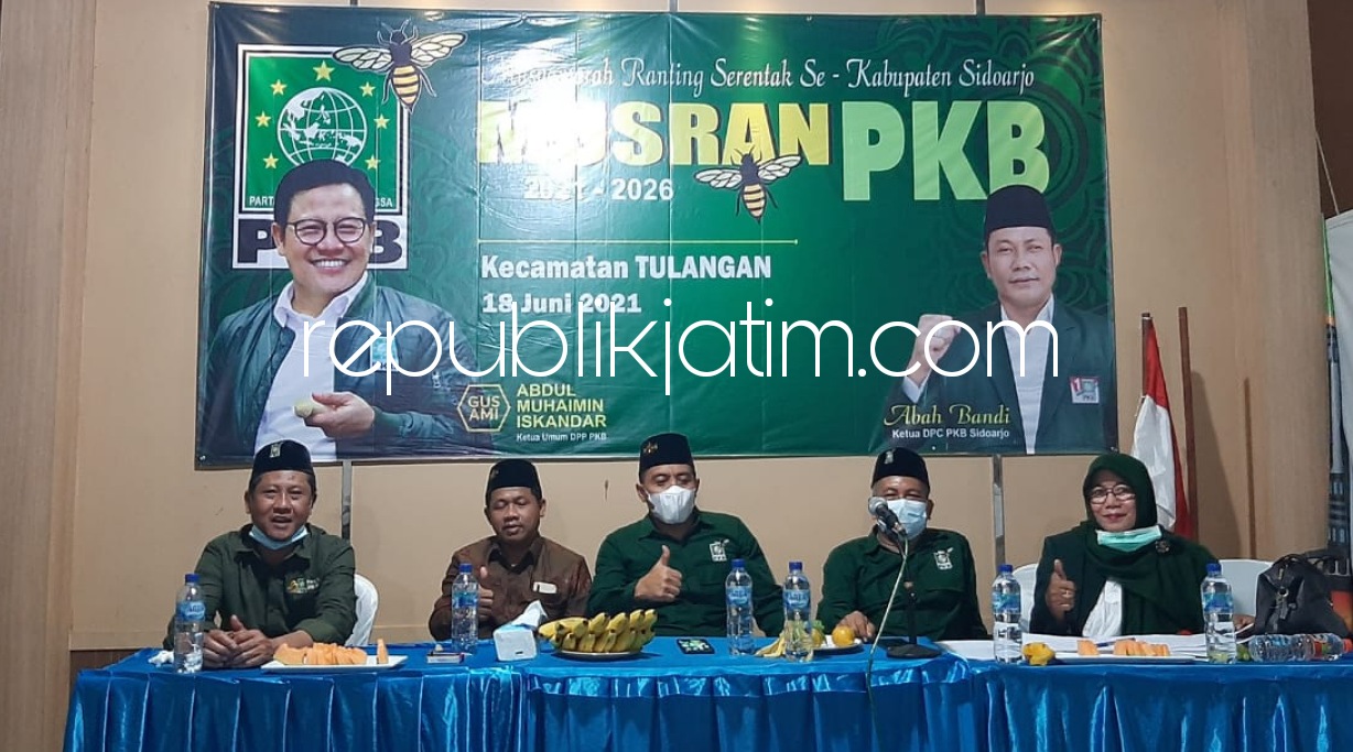 ARAHAN - Sebanyak 6 Pimpinan Anak Cabang (PAC) Sidoarjo, Candi, Tulangan, Krian, Taman dan Waru mengikuti Musran PKB yang dibuka secara virtual oleh Ketua DPC PKB Sidoarjo, Subandi sekaligus Wakil Bupati Sidoarjo, Jumat (18/06/2021) malam.