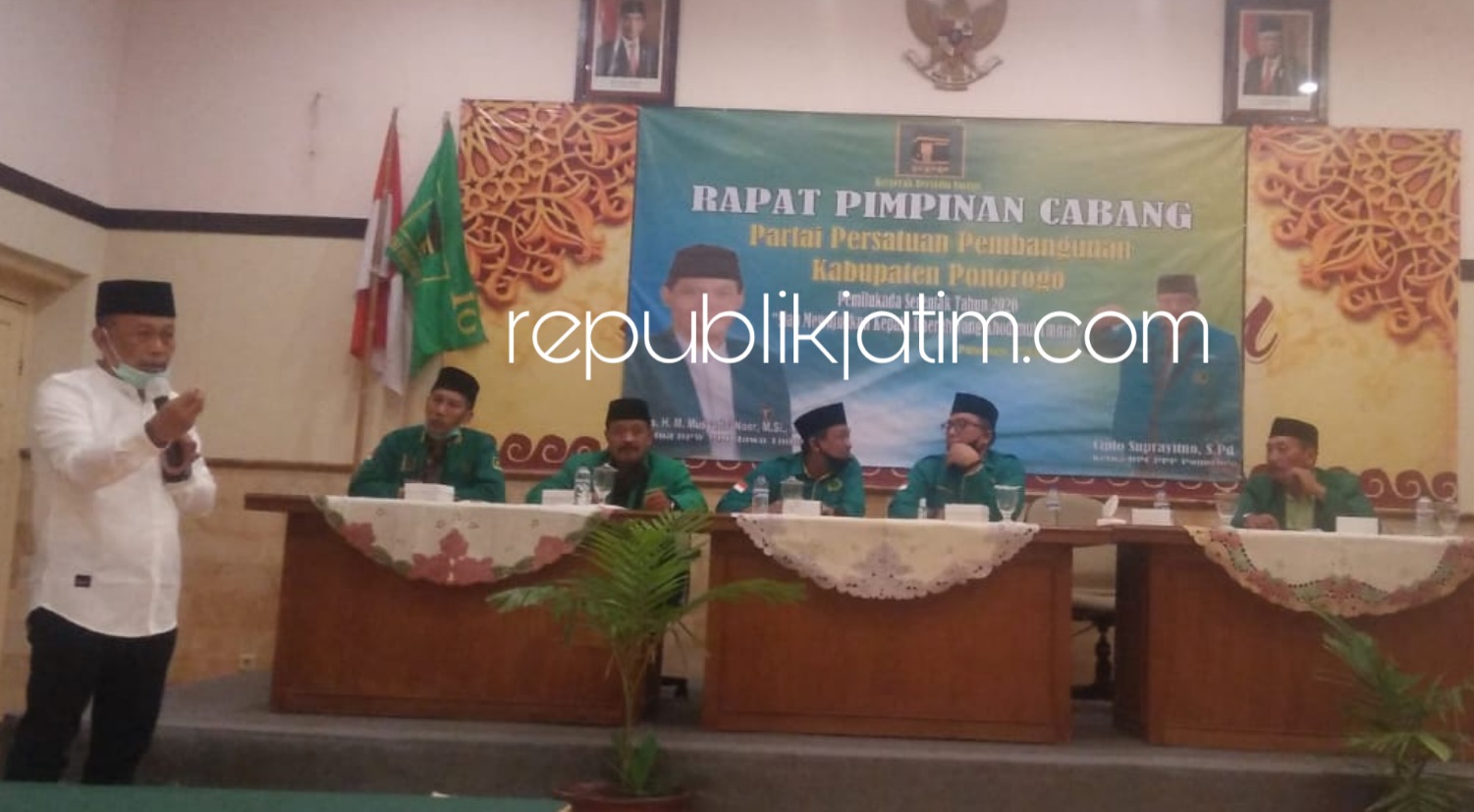 RAPIMCAB - Suasana Rapimcab PPP di Hall Hotel Latiban Ponorogo bersikap mengusung Sugiri Sancoko sebagai Bacabup dalam Pilkada 9 Desember 2020 mendatang, Senin (22/06/2020).