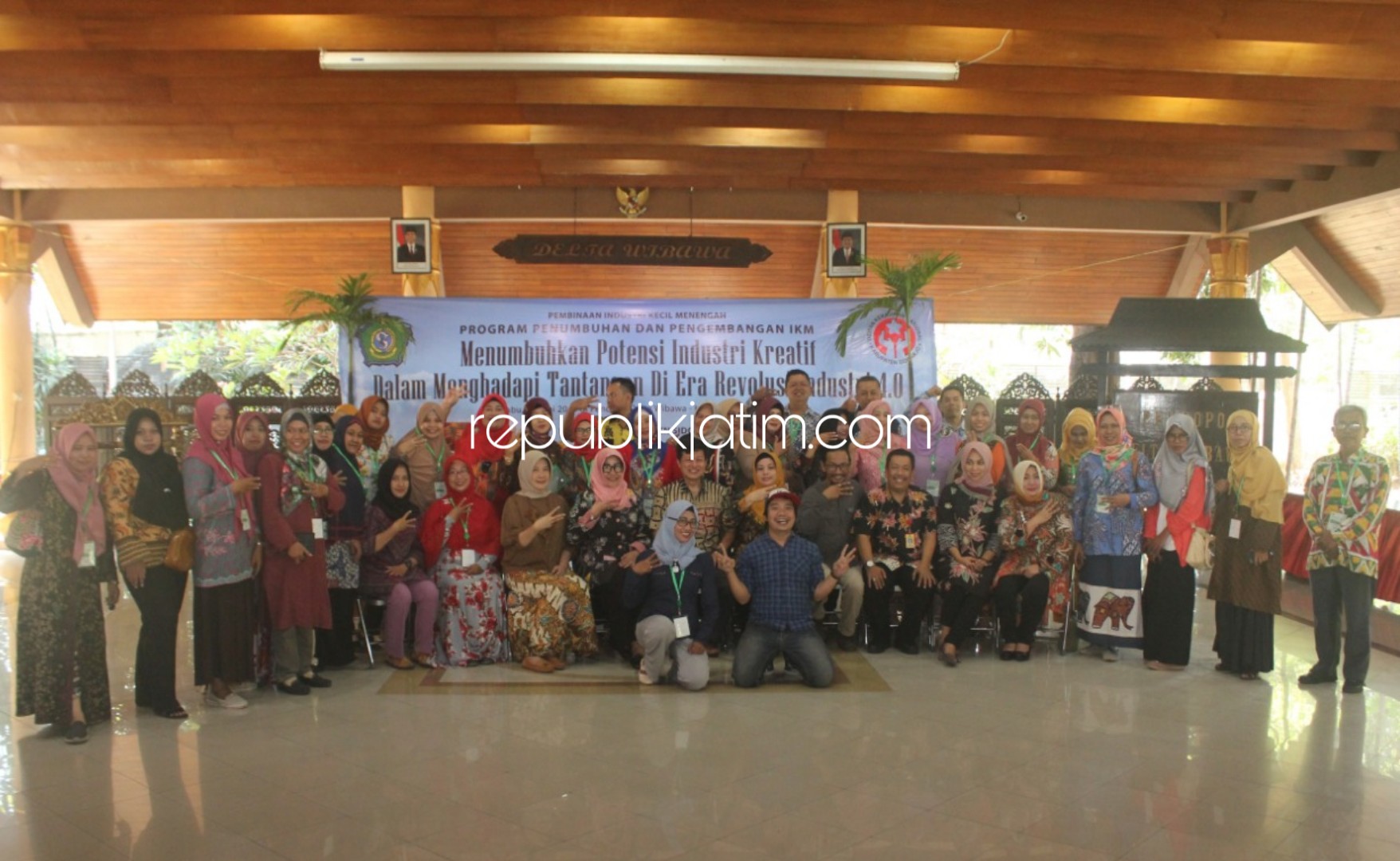 PEMASARAN - Puluhan IKM Sidoarjo diajari sistem marketing (pemasaran) di Pendopo Delta Wibawa, Rabu (26/06/2019).