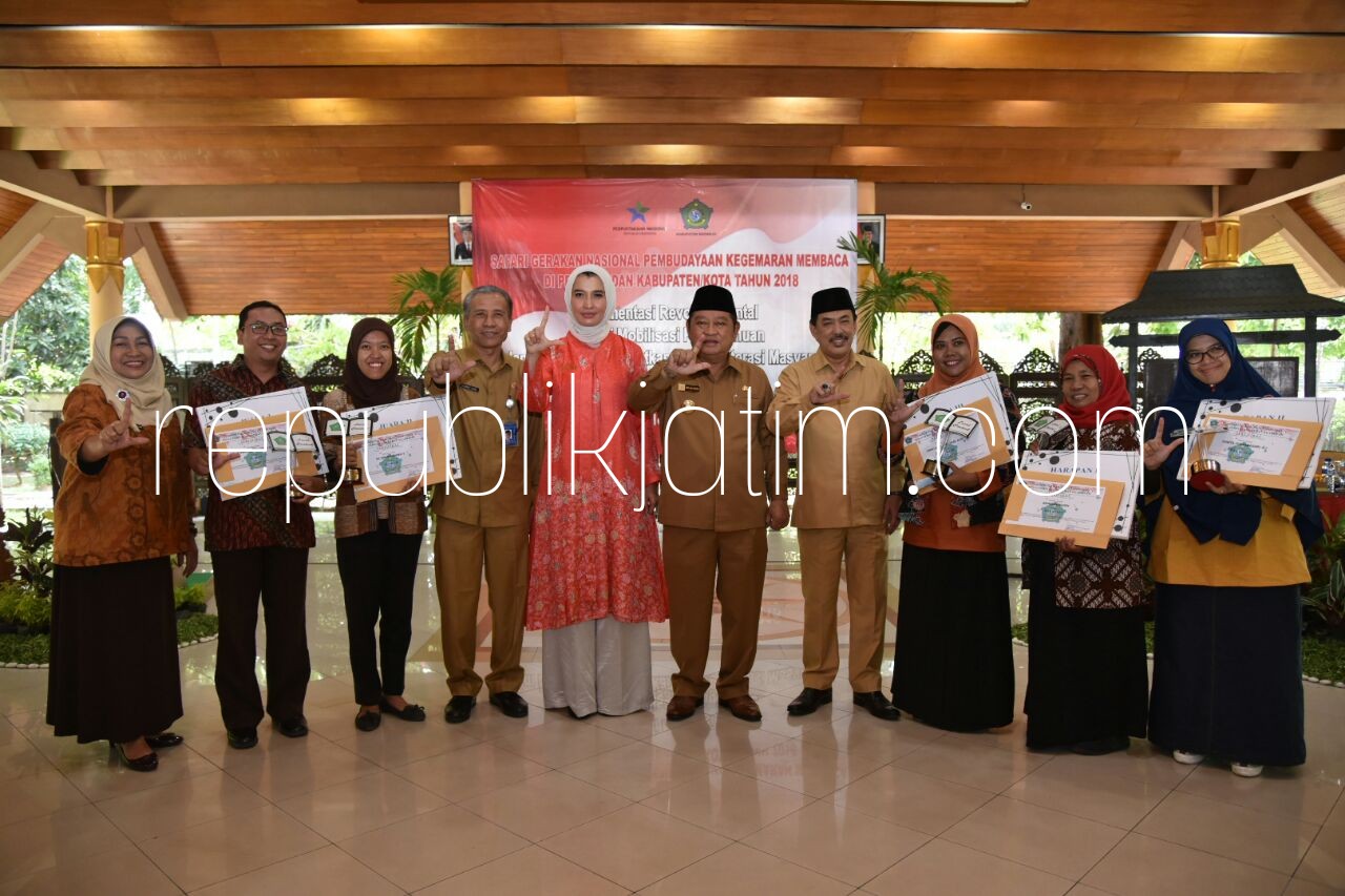 GEMAR MEMBACA - Perpustakaan Nasional bersama Pemkab Sidoarjo menggelar acara Safari Gerakan Nasional Pembudayaan Kegemaran Membaca di Pendopo Delta Wibawa Sidoarjo Selasa (02/07/2018).