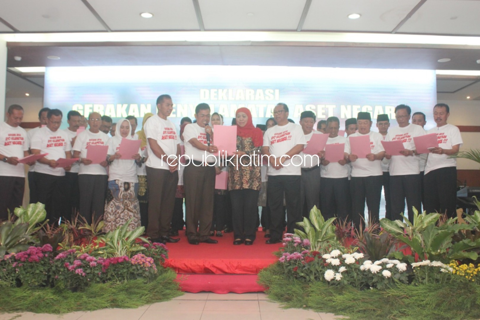 DEKLARASI - Bupati Sidoarjo, Saiful Ilah mengikuti acara deklarasi penyelamatan aset di Kejati Jatim, Kamis (18/07/2019).
