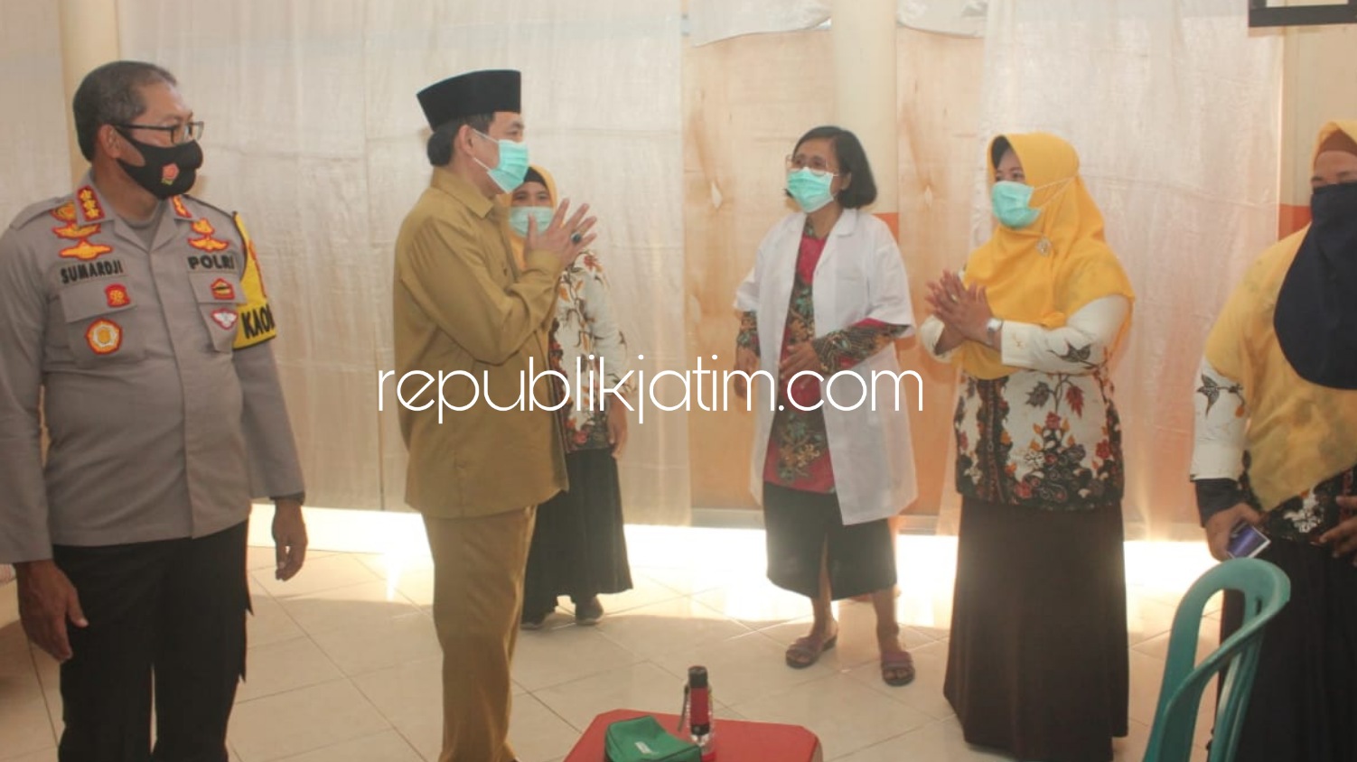LAUNCHING - Plt Bupati Sidoarjo, Nur Ahmad Syaifuddin didampingi Kapolresta Sidoarjo, Kombes Pol Sumardji melaunching Kampung Tangguh Desa Suko, Kecamatan Sukodono, Sidoarjo, Senin (20/07/2020).