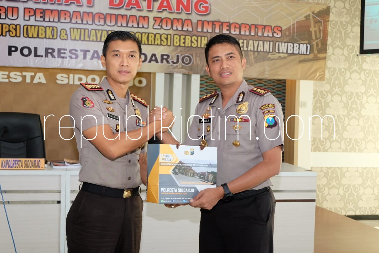 BELAJAR - Polres Pelabuhan Tanjung Perak Surabaya belajar ke Polresta Sidoarjo soal model Zona Integritas WBK dan WBBM, Selasa (24/07/2018).