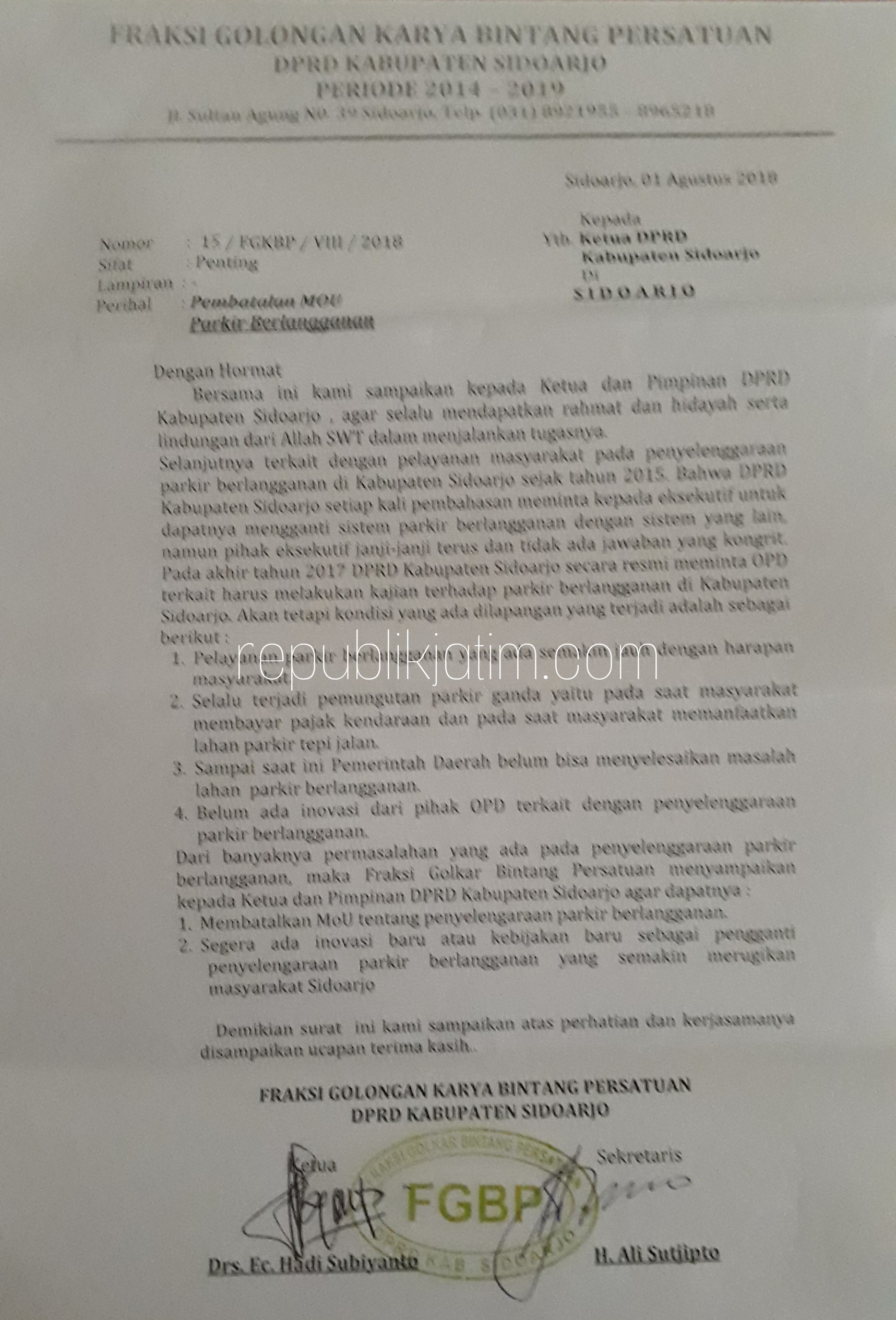 DESAK PENCABUTAN - Surat Fraksi Bintang Persatuan DPRD Sidoarjo yang menyatakan desakan pembatalan MoU Parkir Berlangganan karena dianggap merugikan warga Sidoarjo karena adanya penarikan ganda di lapangan, Rabu (01/08/2018).