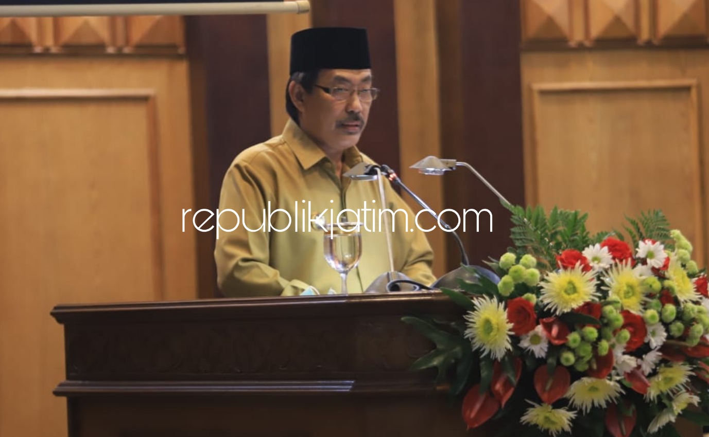 PAPARAN - Plt Bupati Sidoarjo, Nur Ahmad Syaifuddin memaparkan rencana pembangunan RSUD Barat dengan menggunakan skema pembangunan multi yaers dalam rapat Paripurna di DPRD Sidoarjo, Senin (03/08/2020).