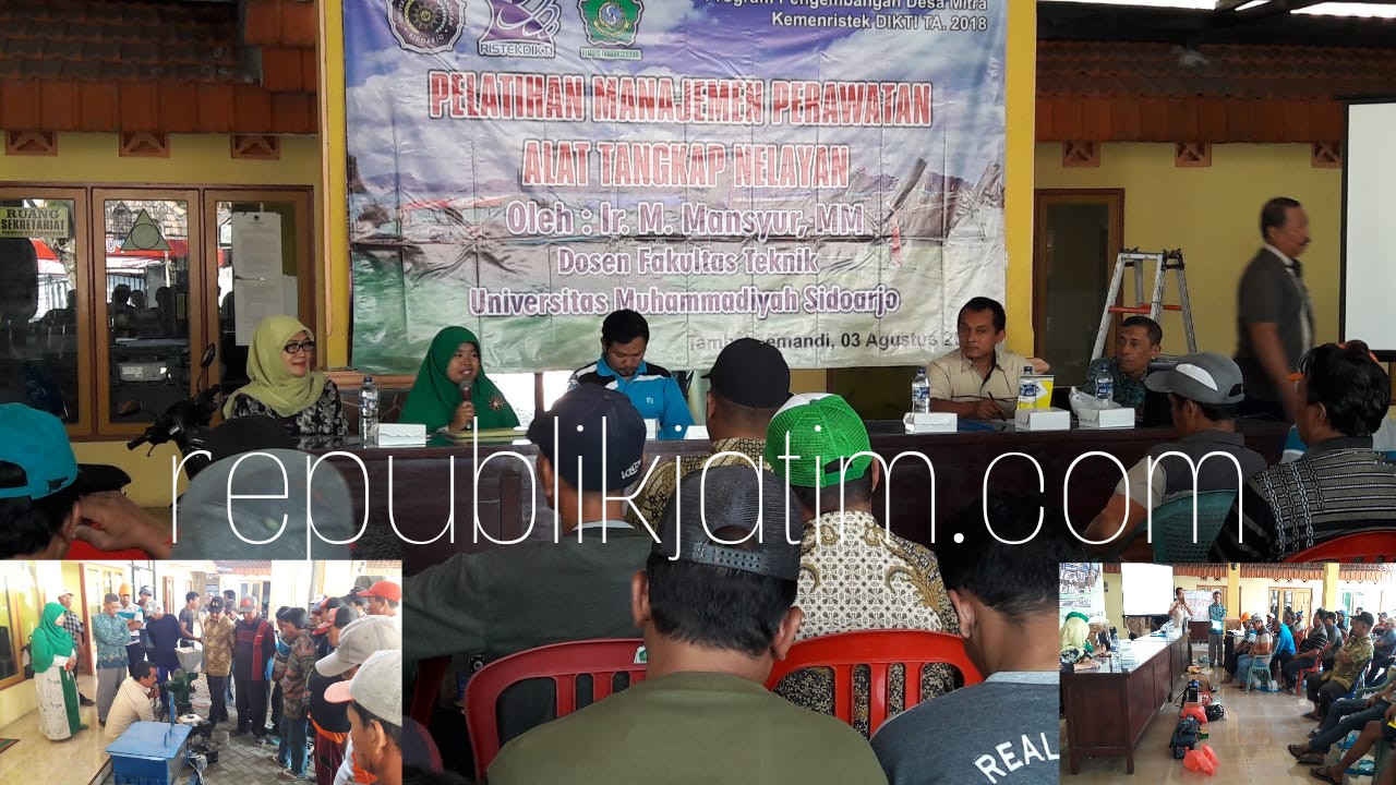 PELATIHAN - Ratusan nelayan Desa Tambak Cemandi, Kecamatan Sedati, Sidoarjo mendapatkan pelatihan manajemen perawatan alat tangkap nelayan dari Fakultas Teknik, Universitas Muhammadiyah Sidoarjo (Umsida), Jumat (03/08/2018).