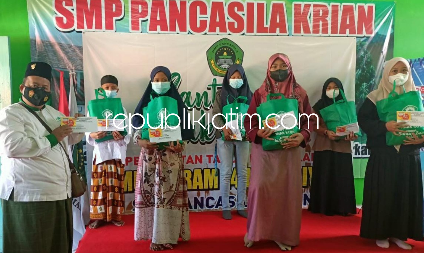 SANTUNAN - SMP Pancasila Krian memberi santunan 61 anak yatim secara virtual sebagai kegiatan rutin tahunan dalam memperingati Tahun Baru Islam 1443 Hijriyah, Rabu (11/08/2021).
