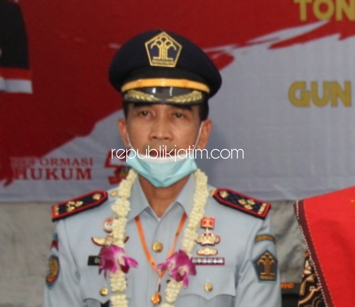 Kepala Lapas Kelas I Surabaya di Porong, Sidoarjo, Gun Gun Gunawan 
