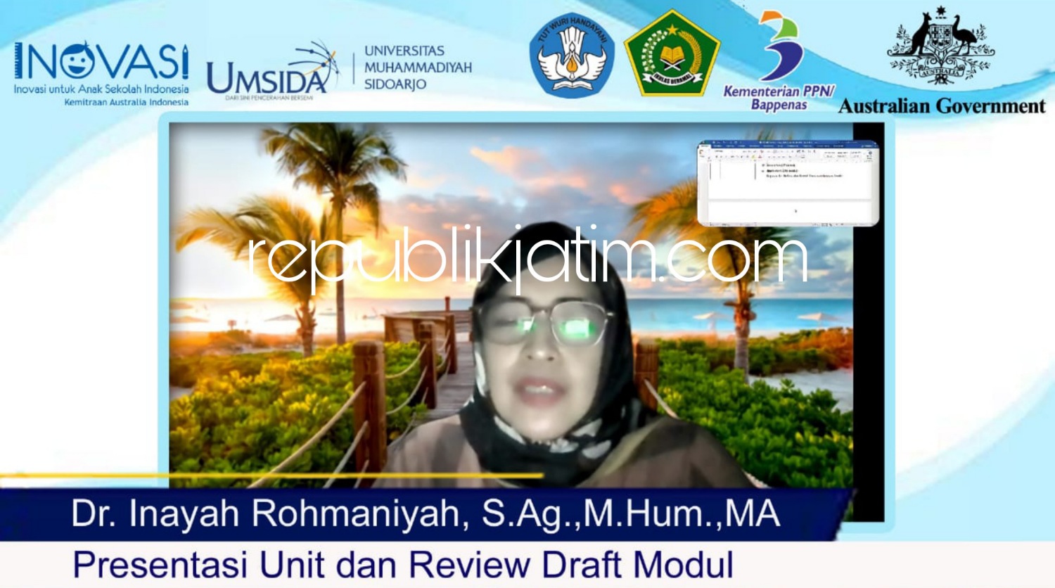 PAPARAN - Fasilitator Gender Umsida, Dr Inayah Rohmaiyah saat memaparkan perspektif gender untuk kalangan guru (penganjar) secara daring (online) kemarin. 