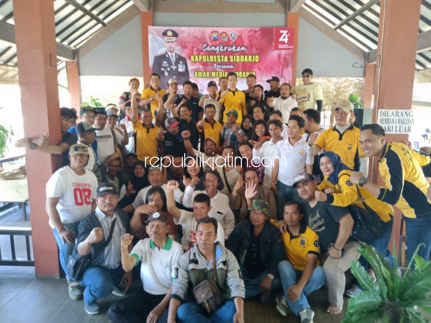MANCING - Mancing Bareng Kapolresta Sidoarjo dan jajaran bersama wartawan Sidoarjo di Mega Prima Fishing, Desa Kalanganyar, Kecamatan Sedati, Sidoarjo dibanjiri doorprize, Sabtu (24/08/2019).