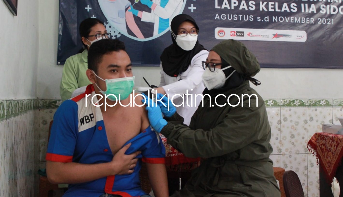 VAKSIN - Lapas Kelas II A Sidoarjo mendapatkan jatah 550 dosis vaksin Covid-19 untuk WBP dan pegawai yang proses vaksinasinya di dimulai, Rabu (25/08/2021).