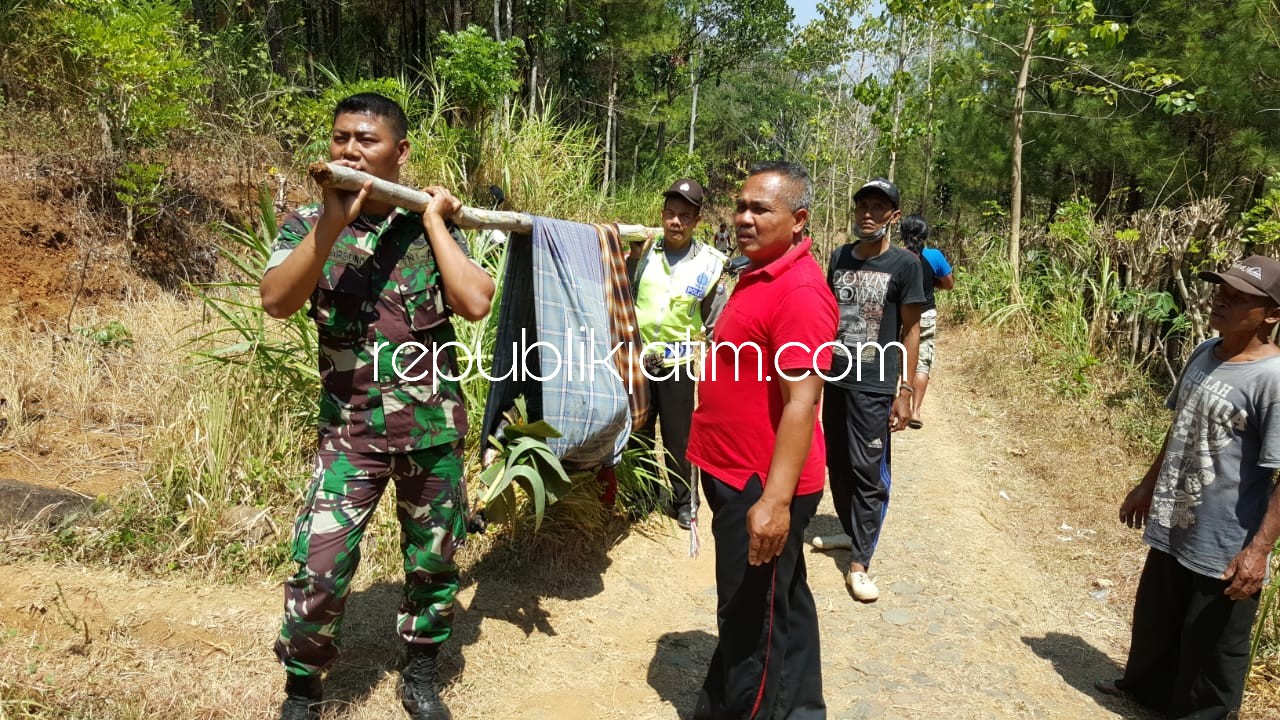TEWAS - Ny Yatinem (52) warga Dusun Ploso, Desa Ngadirojo, Kecamatan Sooko, Ponorogo tewas terpanggang di lahan miliknya akibat membakar ranting dan semak-semak, Minggu (26/08/2018).