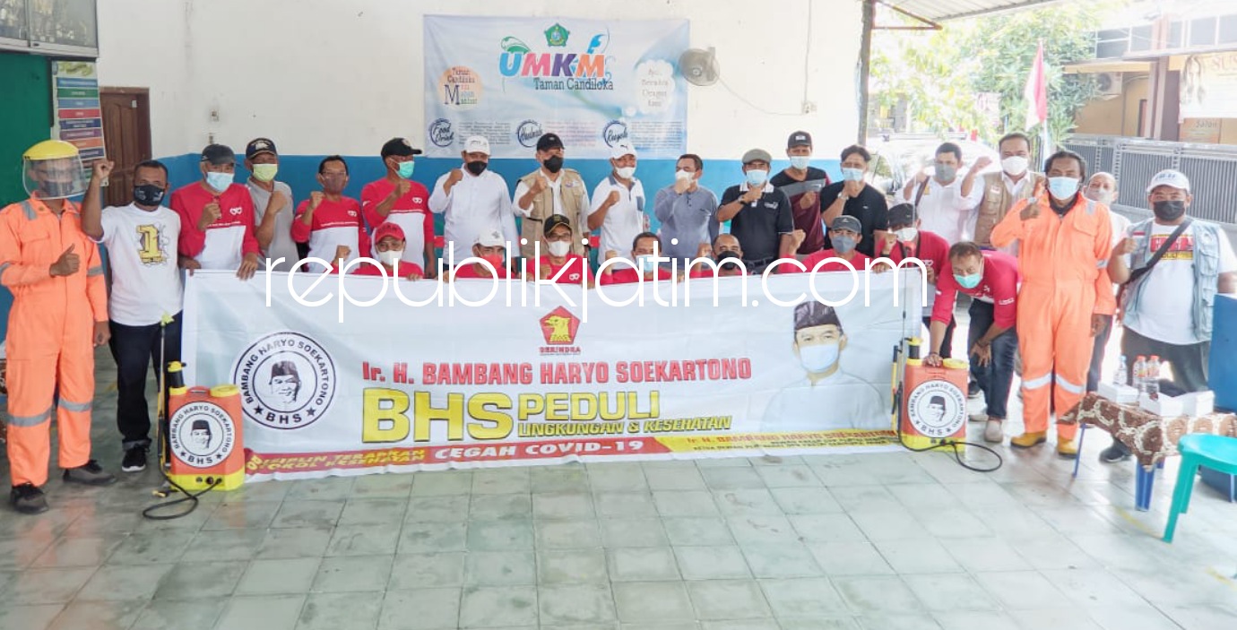 PENYEMPROTAN - Dewan Pakar DPP Partai Gerindra, Bambang Haryo Soekartono (BHS) berdialog dengan perwakilan warga dan UMKM RW 05 Ngampelsari, Kecamatan Candi, Sidoarjo sekaligus baksos penyemprotan disinfektan dan sembako, Sabtu (28/08/2021).