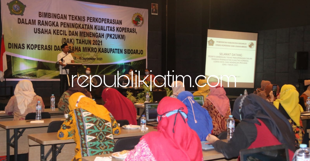 KURDA - Bupati Sidoarjo, Ahmad Muhdlor Ali (Gus Muhdlor) meminta koperasi dan UMKM memanfaatkan program Kurda Sayang dengan bunga 3 persen setahun saat membuka Bimtek Perkoperasian di Hotel Luminor, Sidoarjo, Senin (13/09/2021).
