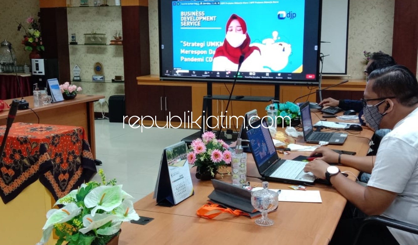 DARING - Kanwil DJP Jatim II saat acara Business Development Servive (BDS) dengan tema strategi UMKM Merespon Dampak Pandemi Covid-19 yang digelar secara daring, Selasa (22/09/2020). 