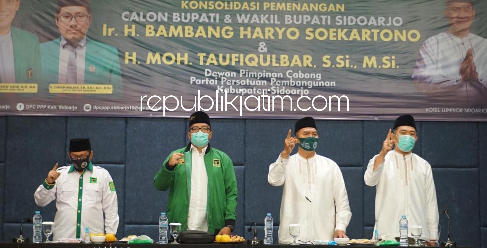 PAPARAN - Paslon Nomor Urut 1, Bambang Haryo Soekartono - M Taufiqulbar (BHS-Taufiq) menyampaikan paparan visi dan misinya dihadapan kader dan simpatisan DPC PPP Sidoarjo di Hotel Luminor, Sidoarjo, Jumat (25/09/2020) malam.