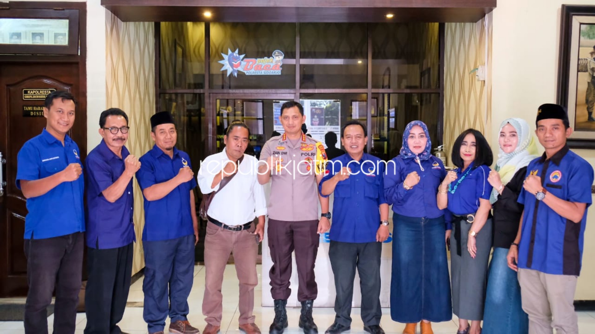 SILATURRAHIM - Para pengurus DPD Partai Nasdem Sidoarjo bersilaturrahim dengan Kapolresta Sidoarjo, Kombes Pol Zain Dwi Nugroho, Jumat (27/09/2019).