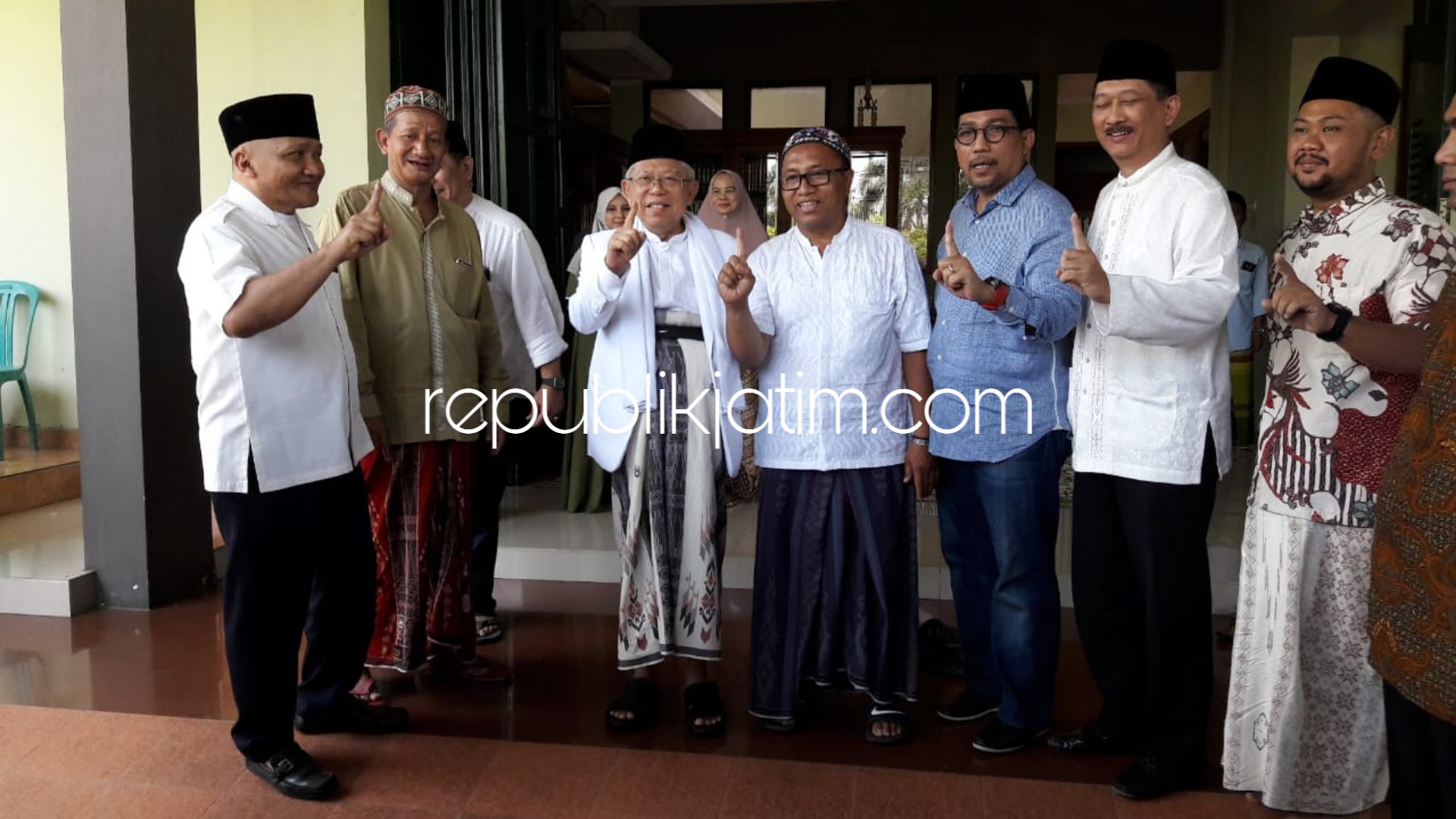 KUNJUNGAN - Cawapres KH Ma'ruf Amin mengunjungi Pondok Pesantren Progresif Bumi Sholawat di Desa Lebo, Kecamatan/Kabupaten Sidoarjo dengan membawa konsep Pembangunan Ekonomi Bangsa, Sabtu (29/09/2018).