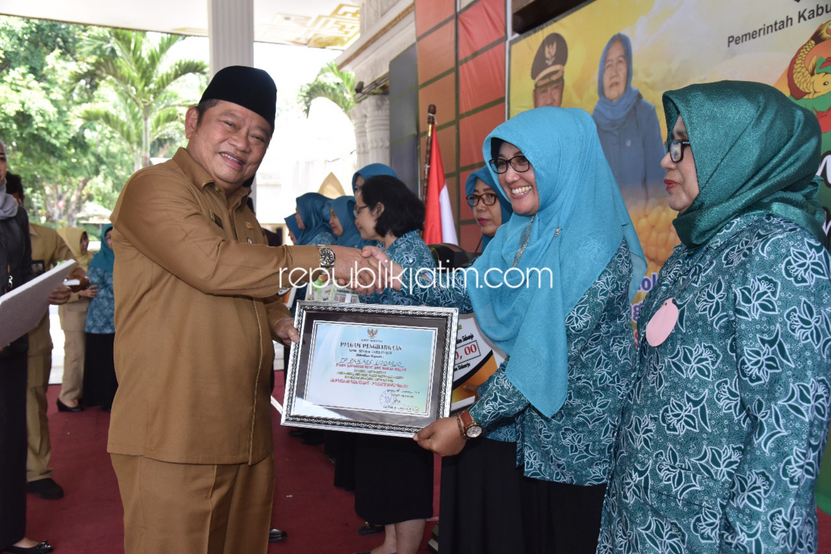 CIPTA PANGAN - Bupati Sidoarjo, Saiful Ilah membuka acara Cipta Menu Berbasis Pangan Lokal di Pendopo Delta Wibawa, Sidoarjo, Senin (30/09/2019).