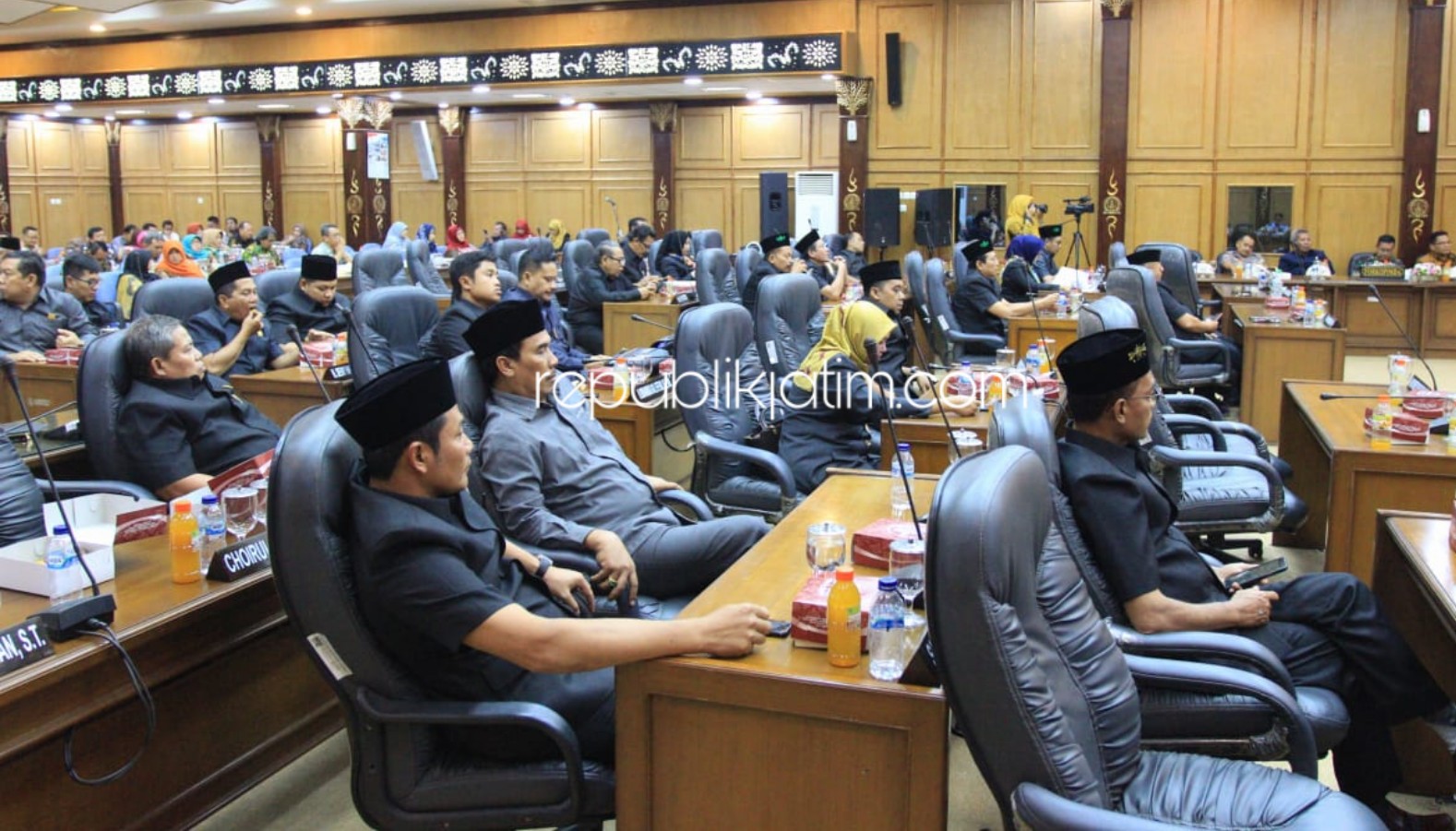PARIPURNA - Rapat Paripurna pembentukan Pansus KPBU akhirnya dijalankan meski sebelumnya disela dengan rapat Banmus, Rabu (02/10/2019).
