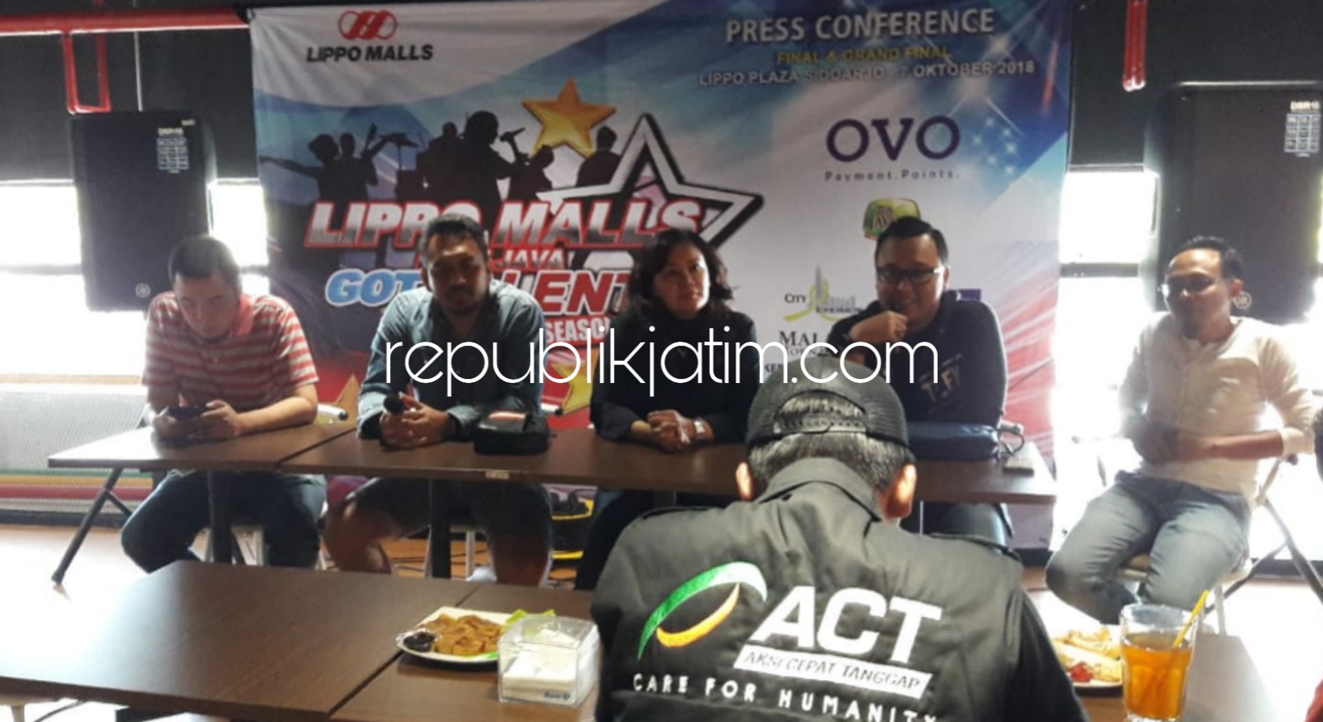 PAPARAN - Corporate PR Manager Lippo Malls Indonesia, Nidia Niekmasari Ichsan memberi penjelaskan ajang pencarian bakat yang hasilnya 35 peserta bakal unjuk kebolehan pada Final dan Grand Final, di Lippo Plaza Sidoarjo, Minggu (07/10/2018) besok.