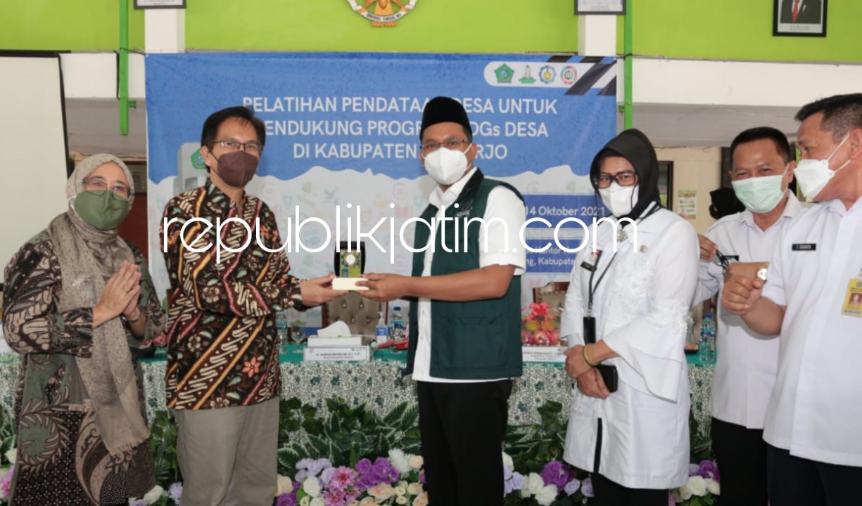 PENDATAAN - Bupati Sidoarjo, Ahmad Muhdlor Ali (Gus Muhdlor) membuka acara pelatihan pendataan desa untuk mendukung program SDGs desa di yang digelar Kantor Kecamatan Krembung, Sidoarjo, Rabu (13/10/2021).