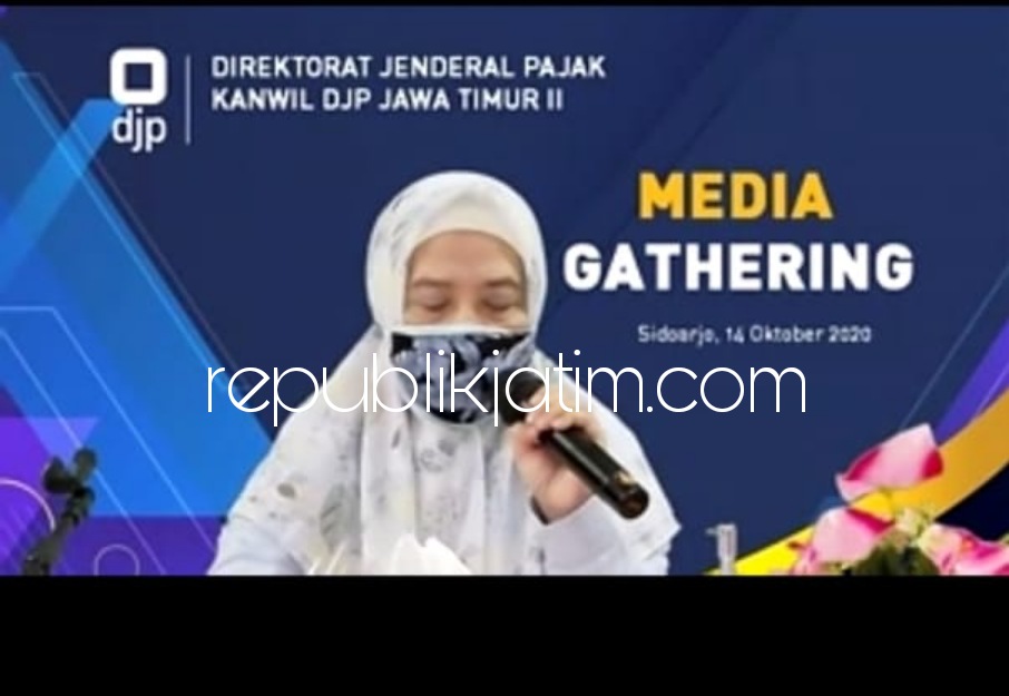ZOOM - Puluhan wartawan Sidoarjo mengikuti zoom meeting bersama Kanwil DJP Jatim II saat acara Media Gathering, Rabu (14/10/2020).