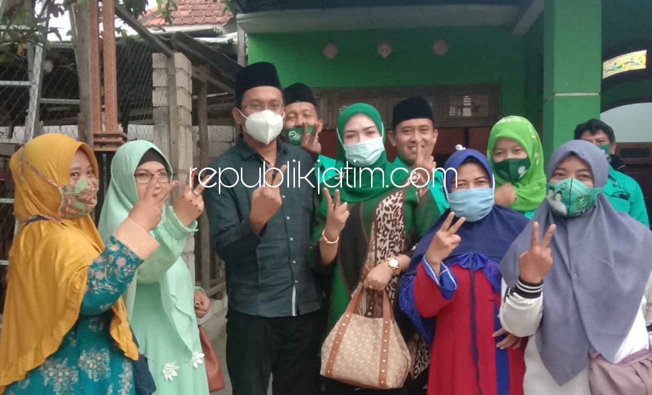 PAPARAN - Sejumlah Ketua PAC PKB, Fatayat dan banom Balonggbendo mengikuti konsolidasi tim 4 dan 5 Balongbendo untuk memenangkan Gus Muhdlor-Subandi, Kamis (15/10/2020) sore.