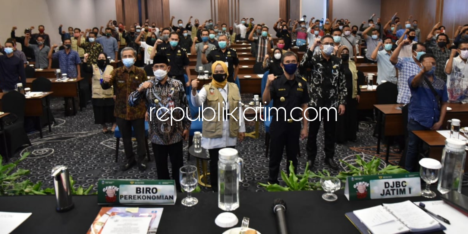 CEGAH - Pj Bupati Sidoarjo mengajak puluhan pengusaha rokok di Sidoarjo ikut menyumbang dan mencegah penularan Covid-19 saat acara di Aston Hotel, Sidoarjo, Kamis (15/10/2020).