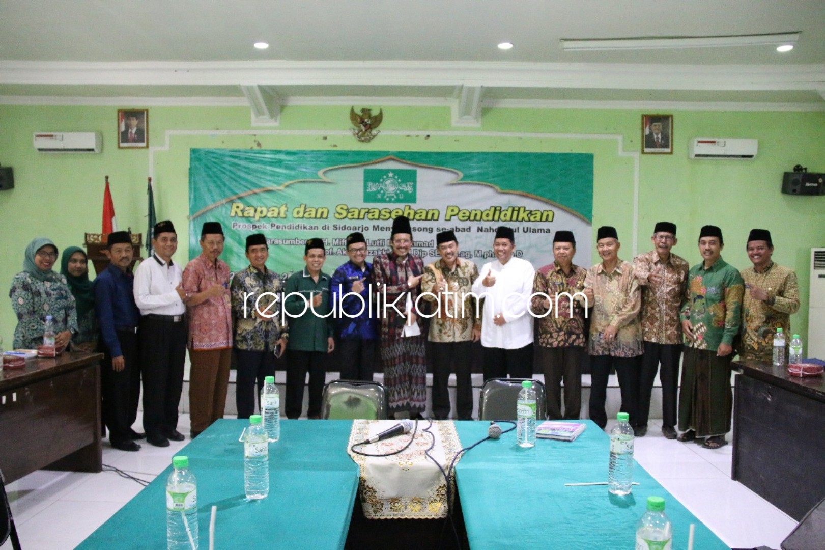 BERHARAP - Wabup Sidoarjo, Nur Ahmad Syaifuddin minta LP Ma’arif Sidoarjo kembangkan pendidikan kultur pesantren saat Rapat dan Sarasehan Pendidikan di kantor PC LP Ma’arif Sidoarjo, Selasa, (23/10/2018).