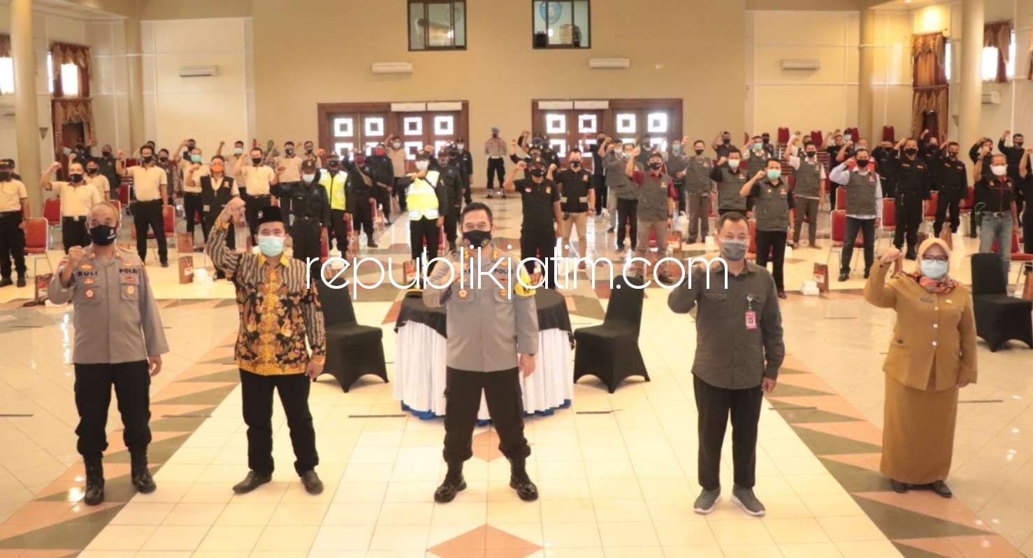 DISKUSI- Kapolres Ponorogo, AKBP Mochamad Nur Aziz bersama KPU, Bawaslu dan Satgas Covid siap mewujudkan Pilkada Ponorogo damai dan sehat, Selasa (27/10/2020).