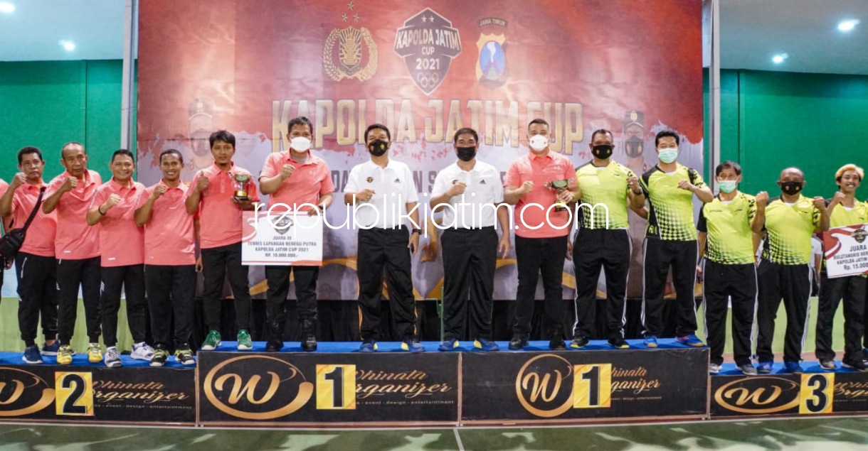 JUARA II - Polresta Sidoarjo juara II dalam Kapolda Jatim Cup 2021 dalam bulu tangkis dan tenis lapangan, Senin (08/11/2021). 
