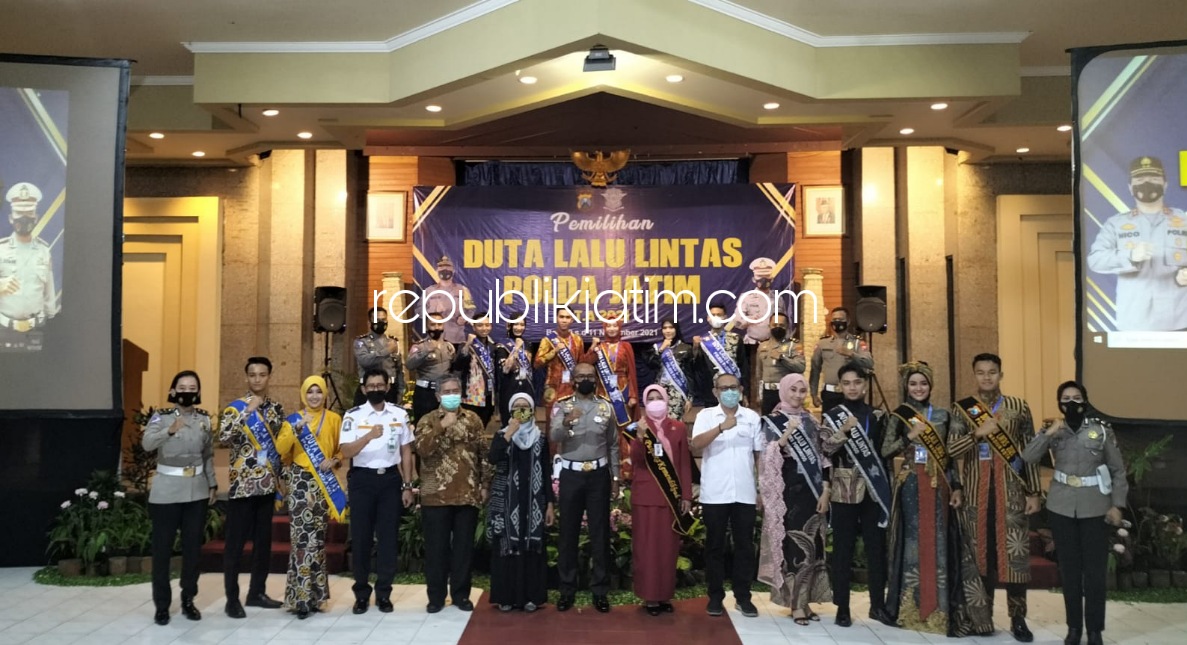 DUTA - Duta Lalu Lintas Satuan Lantas Polres Ponorogo raih juar harapan III dari Polda Jatim dalam ajang Pemilihan Duta Lalu Lintas Polda Jawa Timur Tahun 2021 di Hotel Purnama Batu, Kamis (11/11/2021).