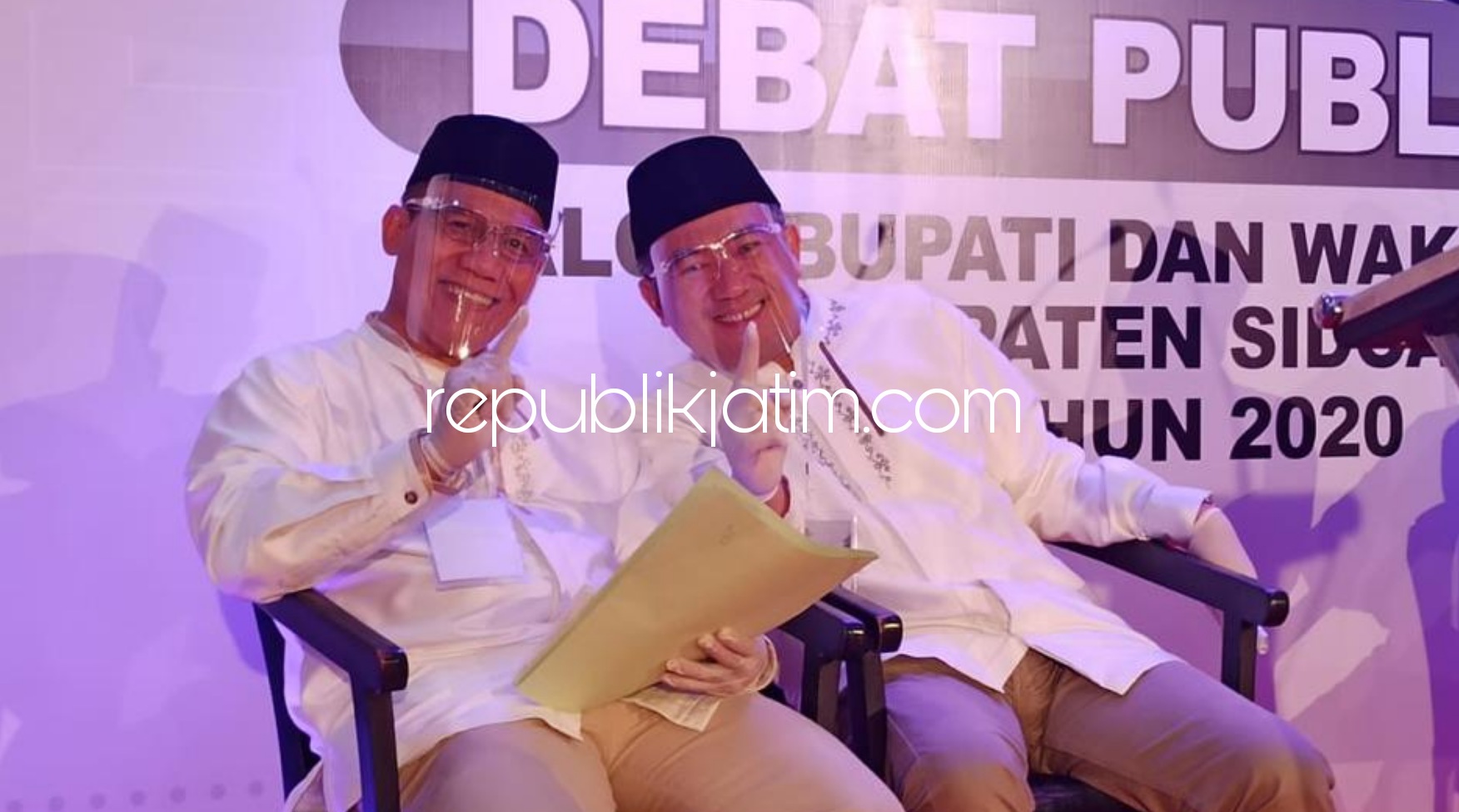 KUASAI MATERI - Paslon Bupati dan Wakil Bupati Sidoarjo, Bambang Haryo Soekartono dan M Taufiqulbar (BHS - Taufiq) lebih menguasai materi debat publik kedua dalam Pilkada Sidoarjo di Sun City Hotel, Selasa (17/11/2020) malam.