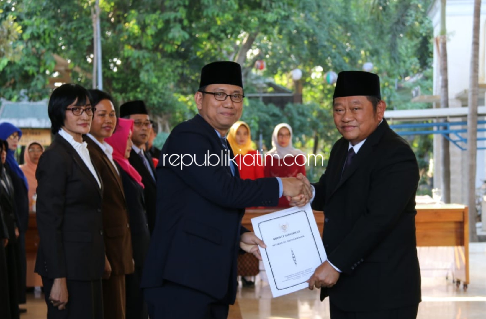 MUTASI - Bupati Sidoarjo, Saiful Ilah melantik 56 pejabat struktural dan 35 Kepala Sekolah di Pendopo Delta Wibawa, Sidoarjo, Rabu (20/11/2019) petang.