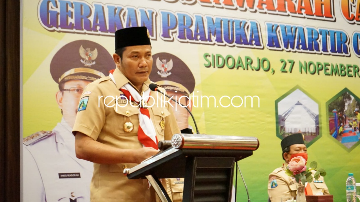 TERPILIH - Wakil Bupati Sidoarjo, Subandi terpilih secara aklamasi menjadi Ketua Kwartir Cabang Gerakan Pramuka Sidoarjo Periode 2021-2026 dalam Musyawarah Cabang Gerakan Pramuka Sidoarjo di Ballroom Fave Hotel, Sidoarjo, Sabtu (27/11/2021). 