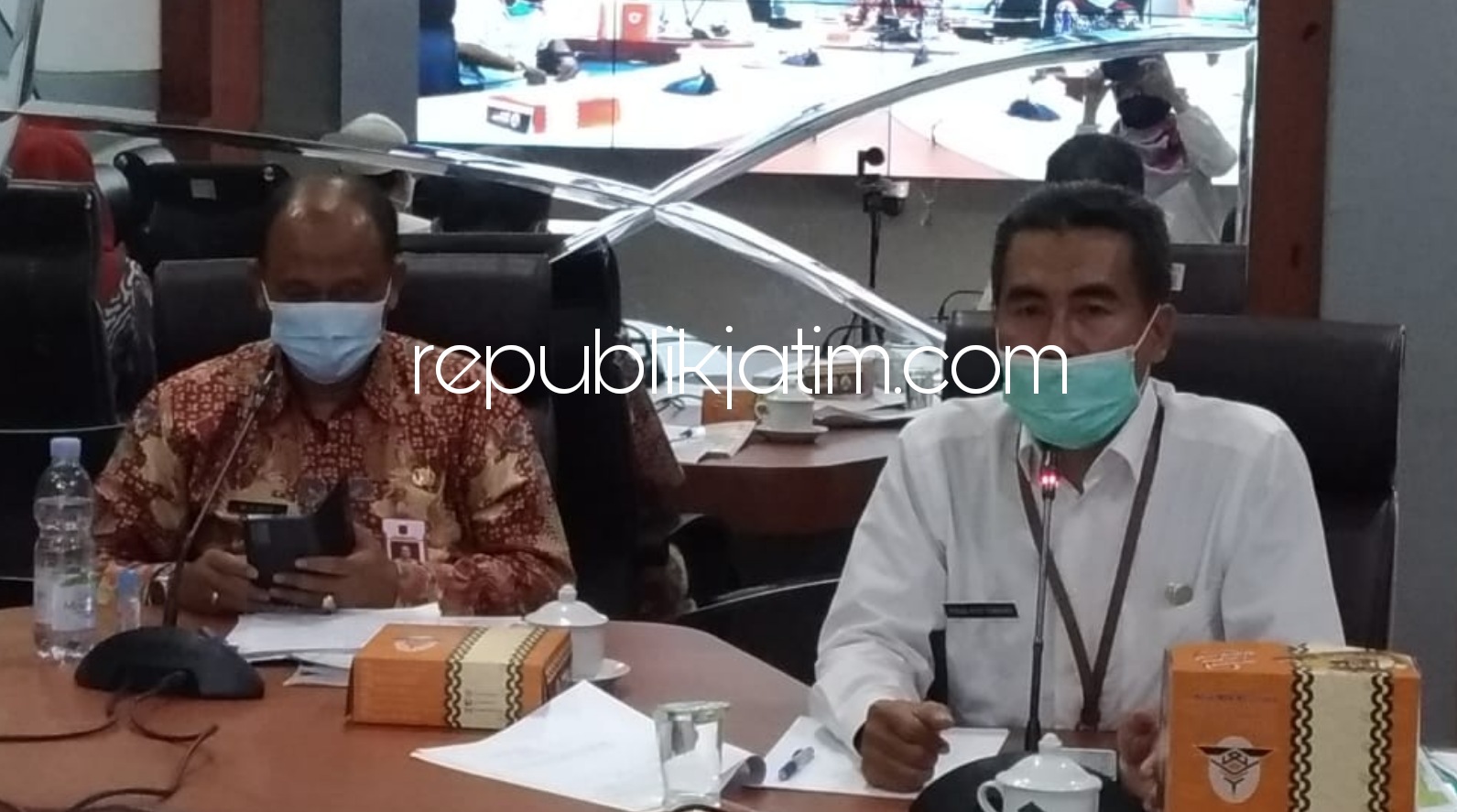 VIRTUAL - Dinas PMD Pemkab Sidoarjo menggelar sosialisasi di Command of Operational Center (COC) dengan narasumber Kepala Balai Besar Pemerintahan Desa Kota Malang, Zain Afif dengan peserta 18 kecamatan Komisi A DPRD Sidoarjo, Jumat (04/12/2020).