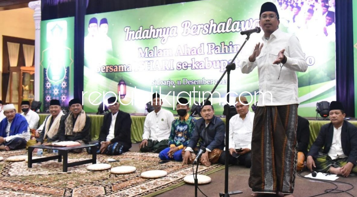 PERKUAT - Bupati Sidoarjo, Ahmad Muhdlor Ali beharap kesenian hadrah yang kerap mengiringi kegiatan sholawat menjadi bentuk kesenian yang dapat memperkuat syiar Islam dan mengenalkan nilai-nilai positif generasi muda, Sabtu (11/12/2021) malam.